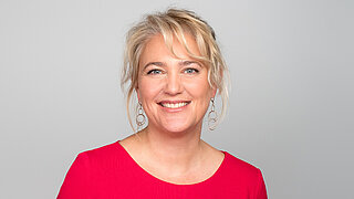 Portrait von Corinna Enders, Geschäftsführerin der ZUG