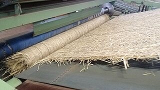 Erosionsschutzmatte aus Moorbiomasse