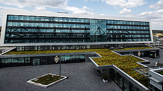 Visualisierung von begrünten Dachflächen vorm Hotel H4 im Borussia-Park in Mönchengladbach