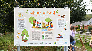 Schild über einen "indeland Miniwald"