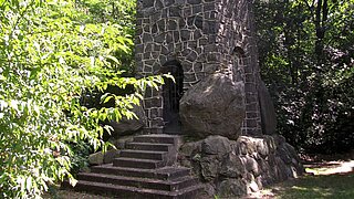 Eingang des Martinsturms auf dem Langen Berg